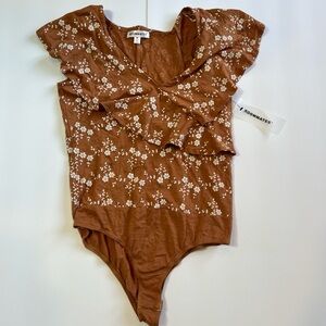 H& M Roommates Rust Brown Floral Ruffle V-Neck Bodysuit NWT